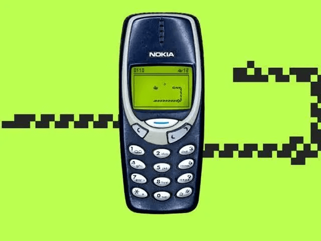初のモバイルアプリとされている「Snake」
